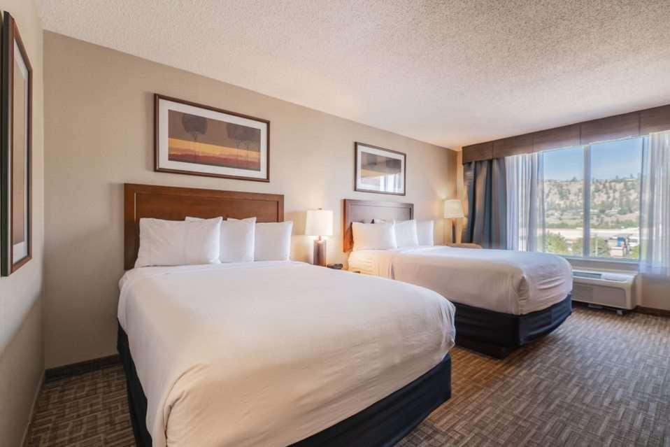 Hotel Kelowna & Conference Centre Pokoj fotografie