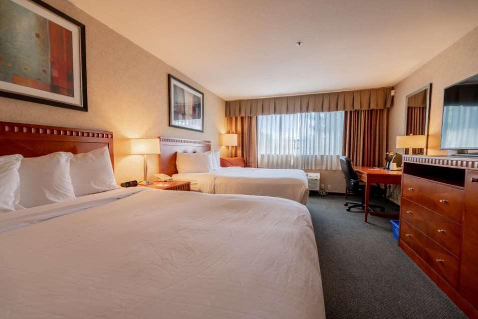 Hotel Kelowna & Conference Centre Pokoj fotografie